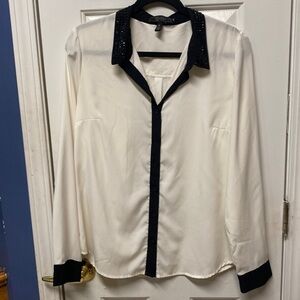 Jessica Simpson embellished col-
lar button down top XL